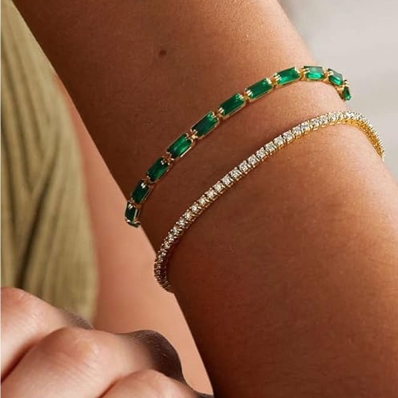 Neiman Marcus 14kt Plated Emerald Green Tennis Bracelet - Picture 3 of 6